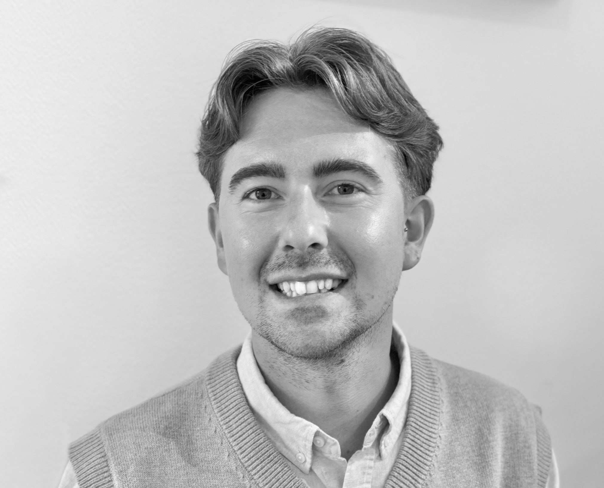 Lewis Bence, SENIOR NEGOTIATOR & DIGITAL MARKETING MANAGER